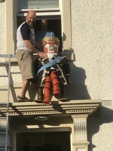 King William the Fourth Flowerpot Getting King Billy on his Throne!